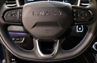 Car image 24