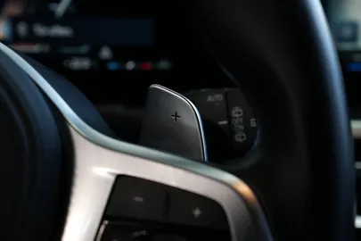 Car image 33