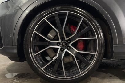 Car image 27