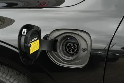 Car image 32