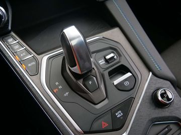 Car image 24