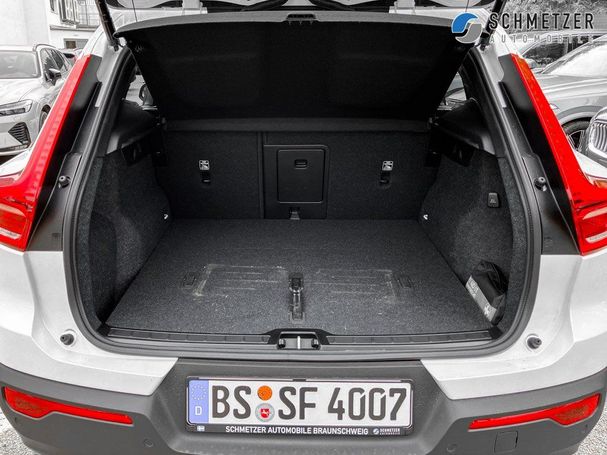 Volvo XC40 Ultra Dark B4 145 kW image number 12