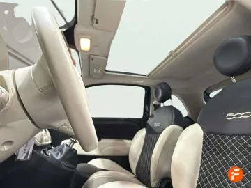 Car image 17