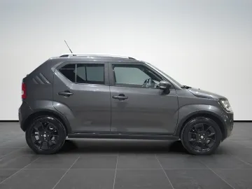 Car image 4