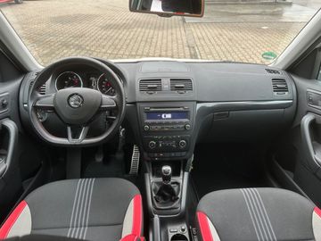 Car image 14