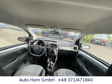 Car image 17