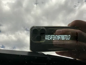 Car image 23