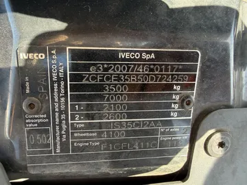 Car image 26