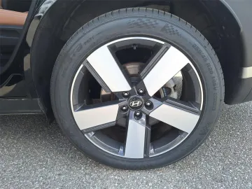 Car image 28