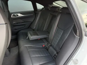 Car image 35