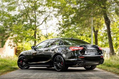Car image 26
