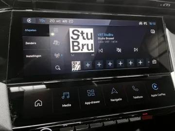 Car image 35