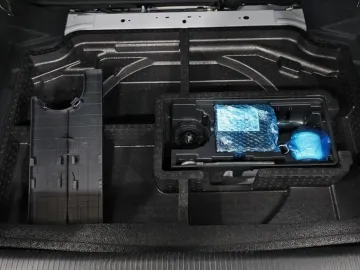 Car image 38