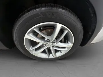 Car image 36