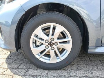 Car image 22