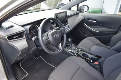 Car image 12