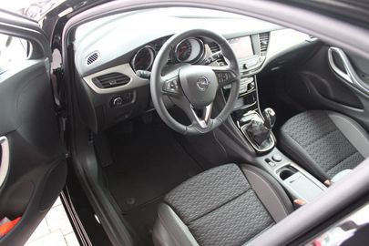 Car image 11