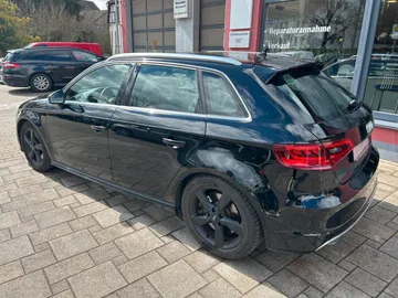 Car image 32