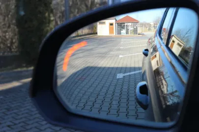 Car image 36