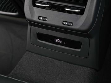 Car image 47