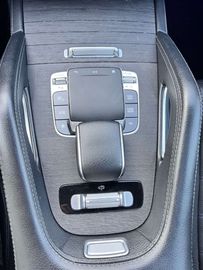 Car image 36