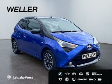 Car image 4