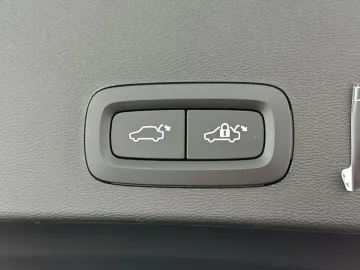 Car image 40