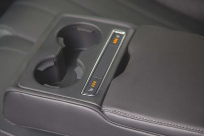 Car image 37