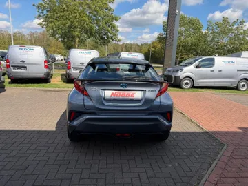 Car image 5