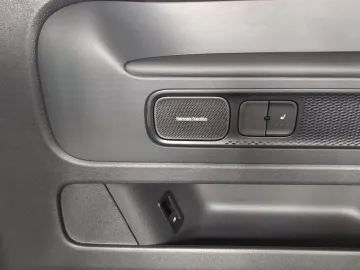 Car image 40