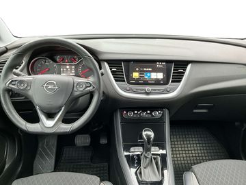 Car image 10