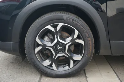 Car image 29