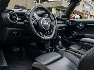 Car image 29