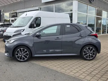 Car image 3