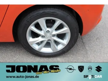 Car image 19