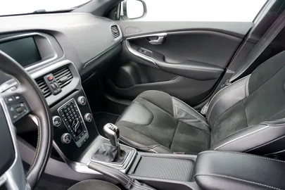 Car image 35