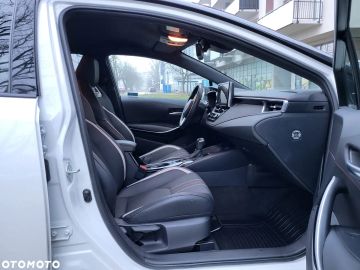 Car image 37