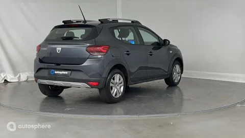 Car image 5