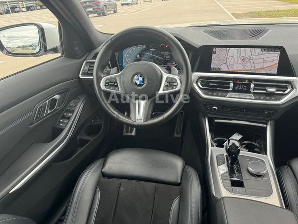 BMW 330 e M 215 kW image number 13