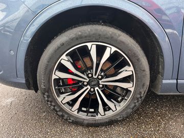Car image 19