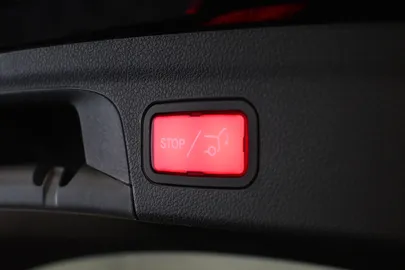 Car image 39