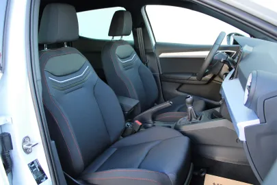 Car image 26