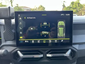 Car image 26