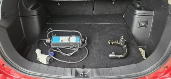 Car image 19