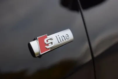 Car image 26