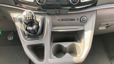 Car image 26