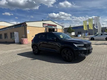 Car image 25