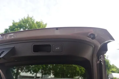 Car image 34
