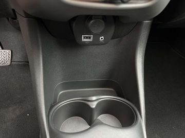 Car image 32