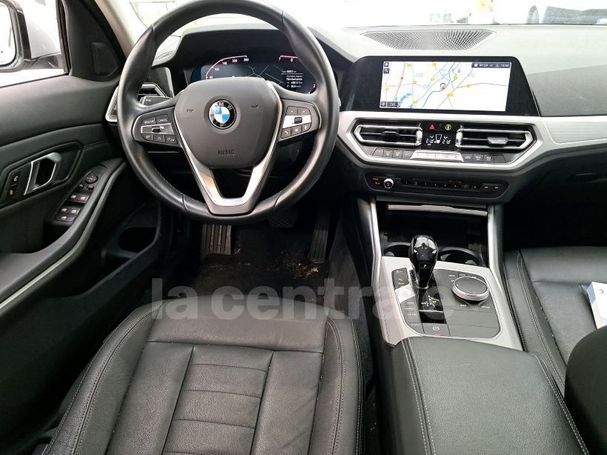 BMW 320i 135 kW image number 3